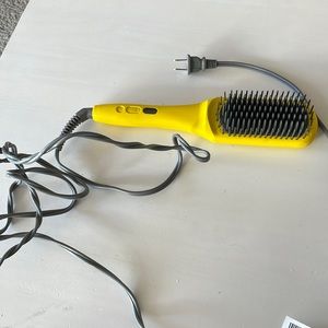 Drybar brush crush heated straightening brush